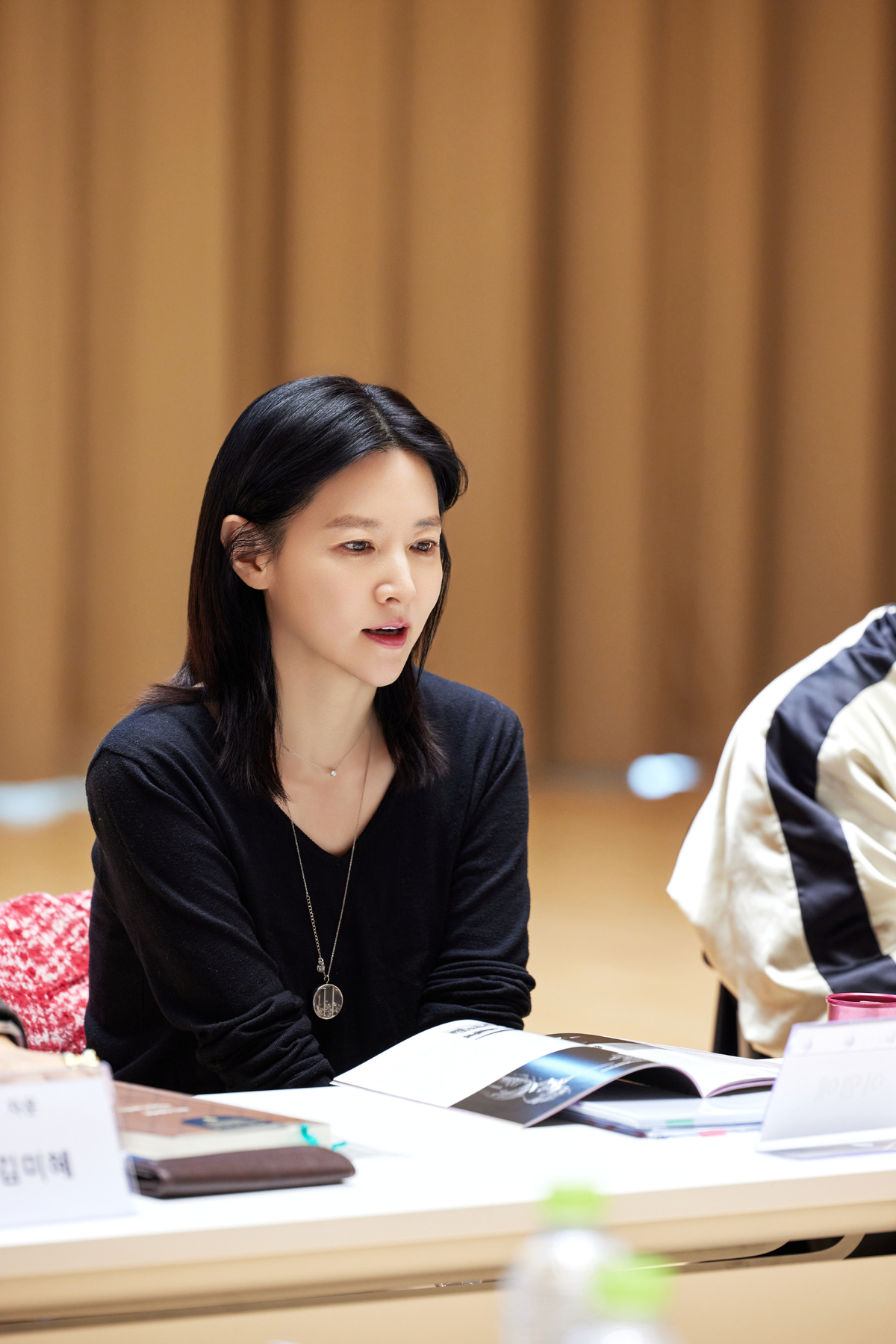 32년 만에 연극 무대를 찾은 배우 이영애