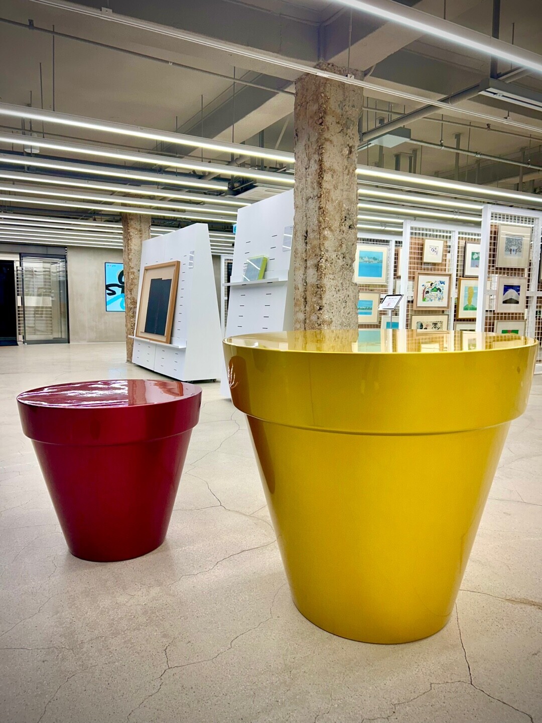 〈Pot, dore special〉, 〈Pot, rouge special〉, Jean Pierre Raynaud(1939-), Mixed media