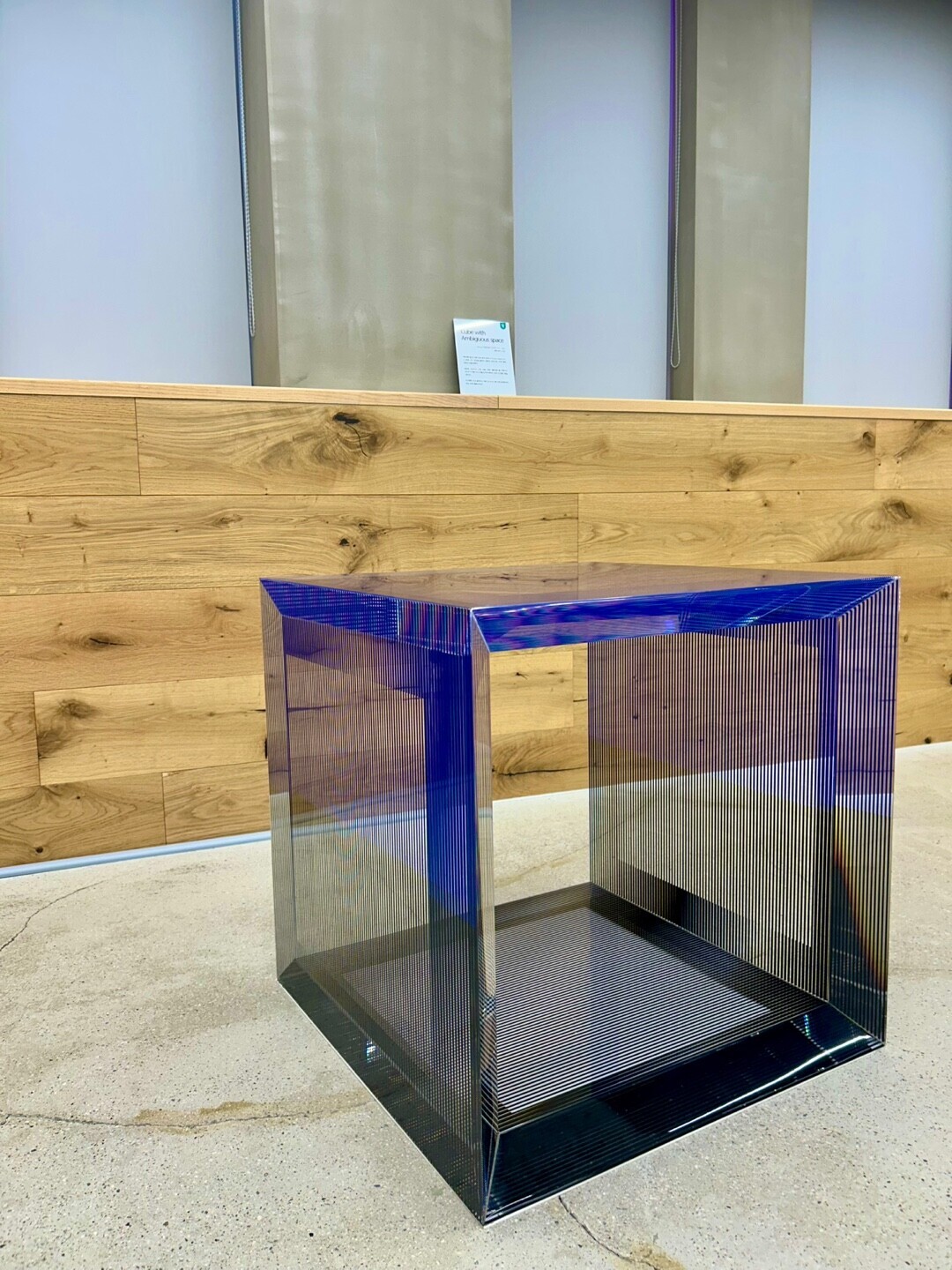 〈Cube with Ambiguous space〉, Jesus Rafael Soto(1923-2005), 플렉시글라스, 1995