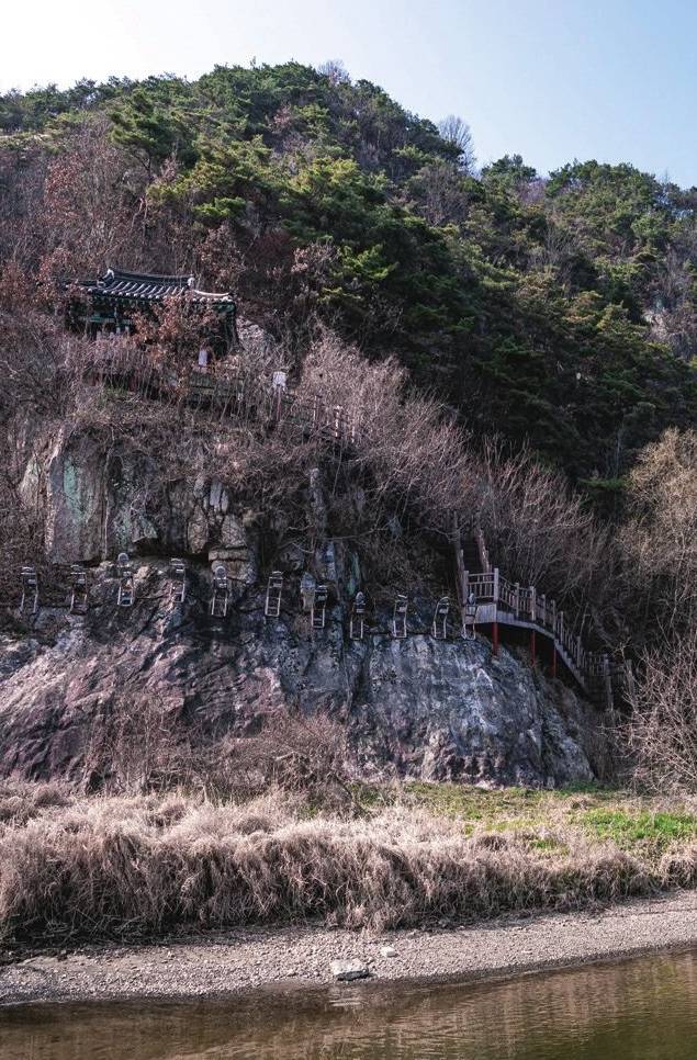 부산 절벽에 자리한 대재각