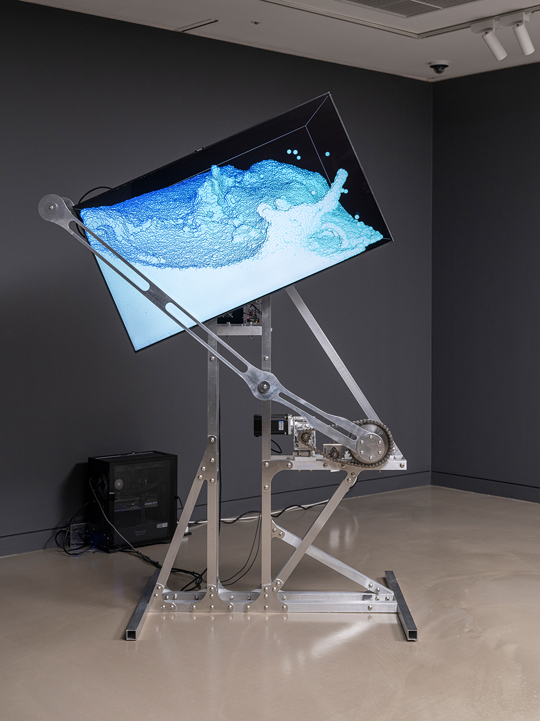 <서정우, 인(단순한 움직임)과, Display, Aluminum, Arduinio, Stepper motor, PETG, etc, 120 x 100 x 250 cm, 2024>