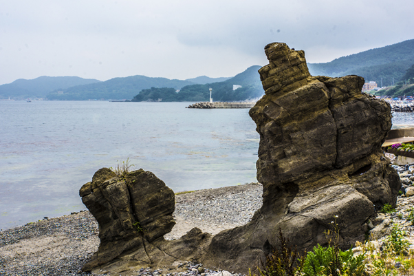 연오랑세오녀 바위 ⓒ포항시 퐝퐝여행