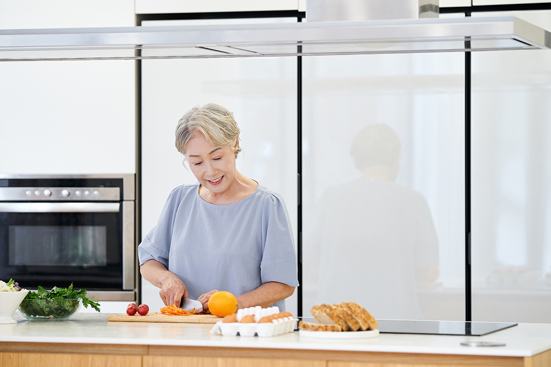 요리를 하고있는 모습